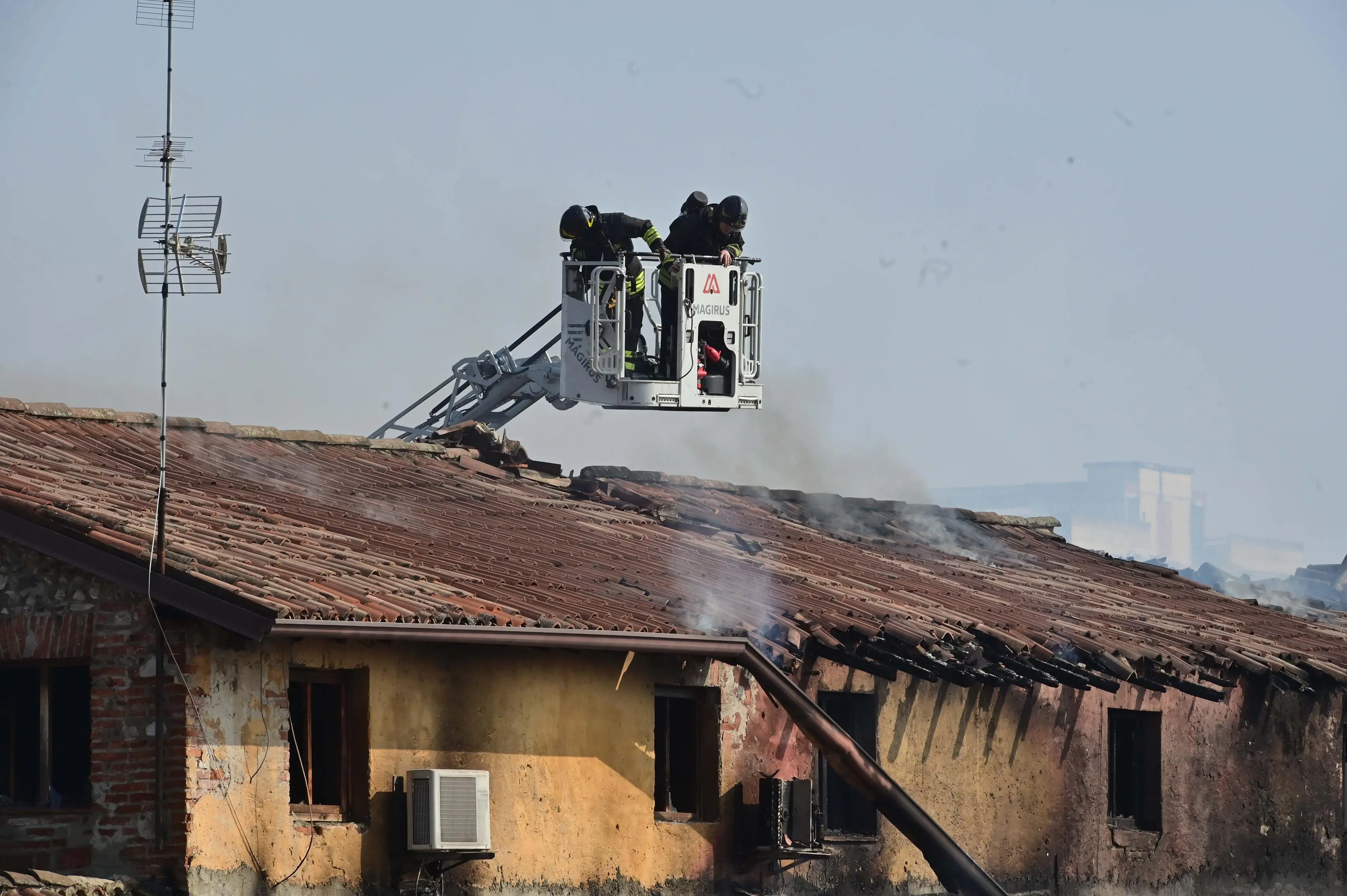 CRONACA BRESCIA VIA VAL SAVIORE INCENDIO CASCINALE REDAZIONE CRONACA 27-02-2026 GABRIELE STRADA NEW EDEN GROUP