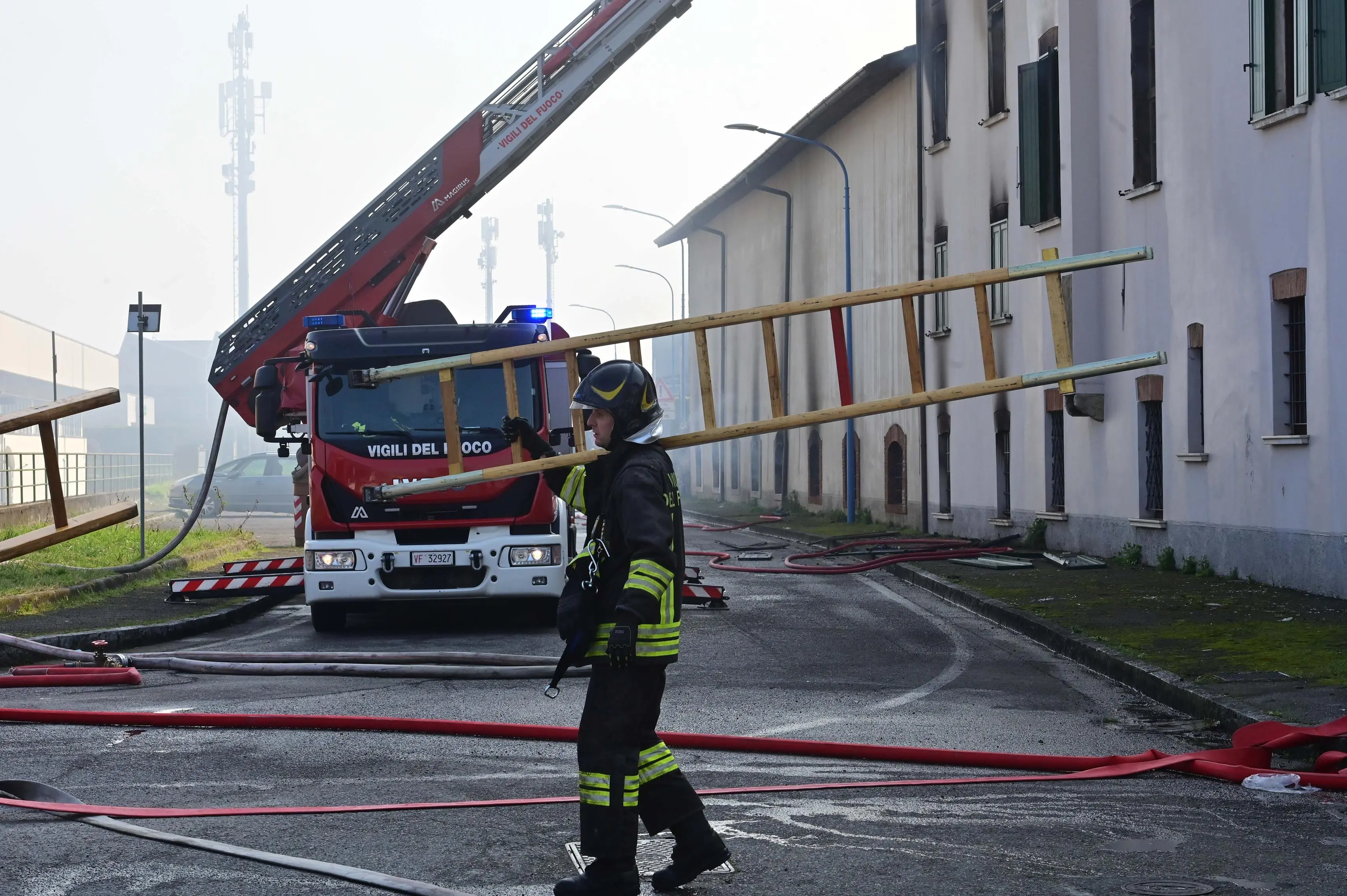 CRONACA BRESCIA VIA VAL SAVIORE INCENDIO CASCINALE REDAZIONE CRONACA 27-02-2026 GABRIELE STRADA NEW EDEN GROUP