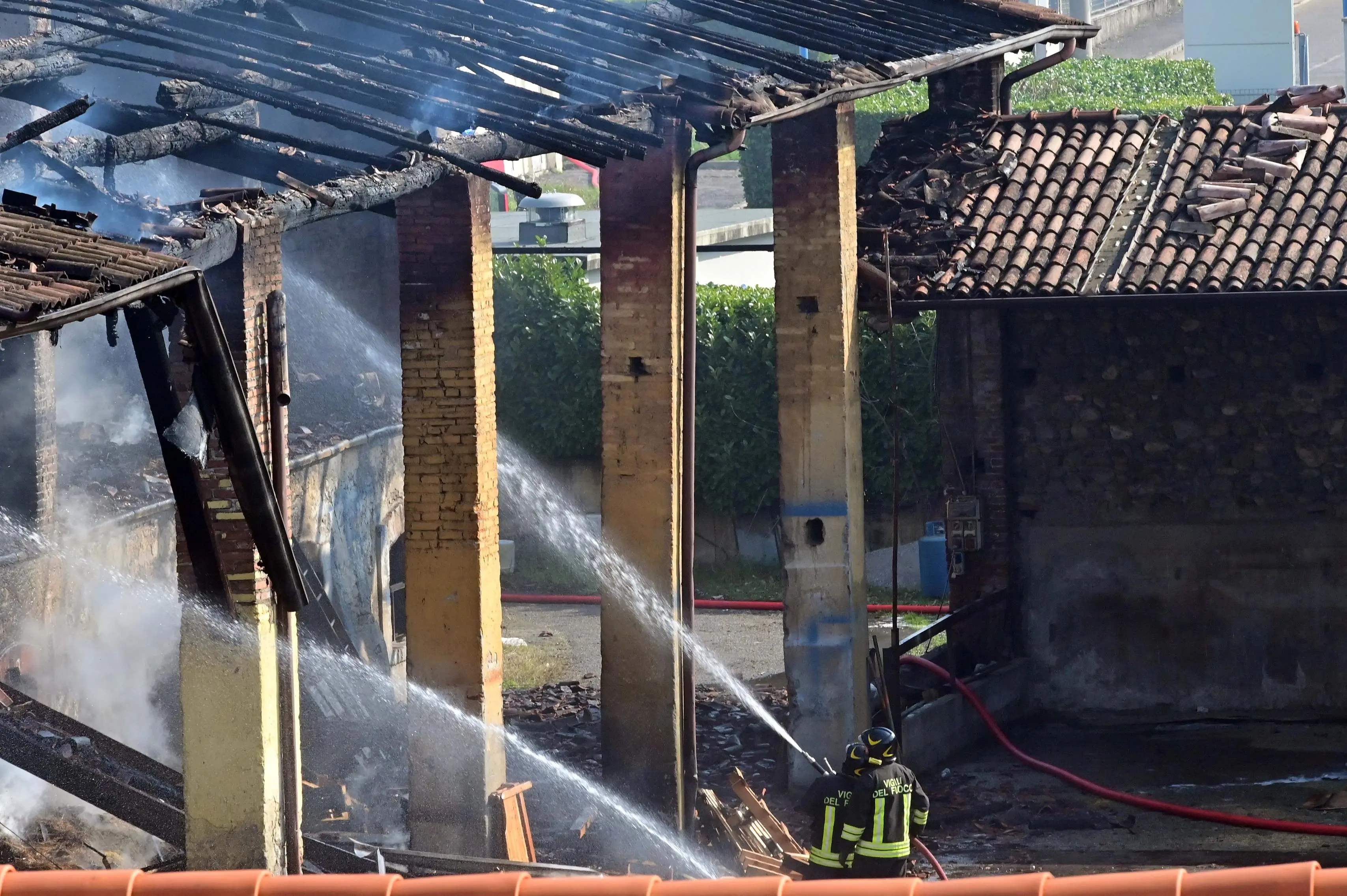 CRONACA BRESCIA VIA VAL SAVIORE INCENDIO CASCINALE REDAZIONE CRONACA 27-02-2026 GABRIELE STRADA NEW EDEN GROUP
