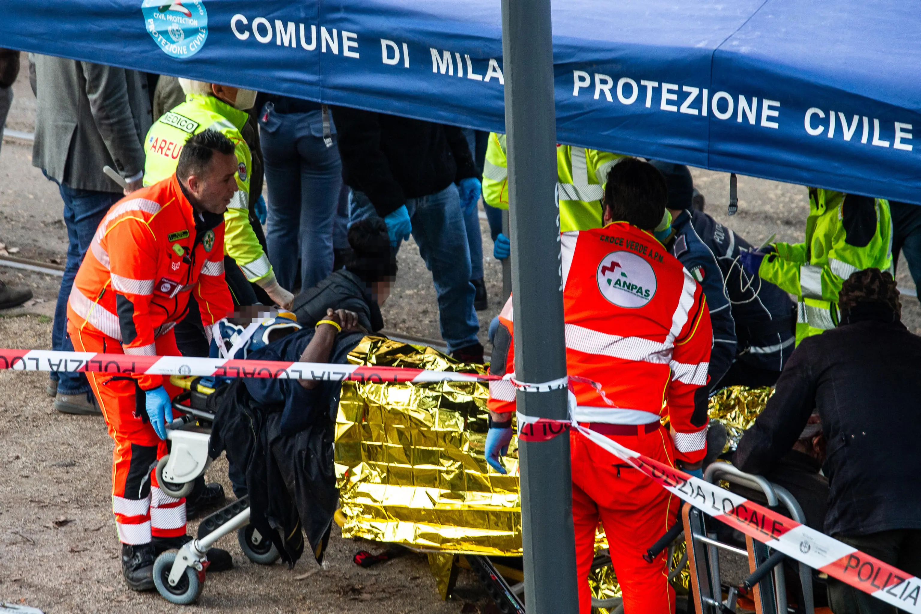 Milano: deraglia un tram