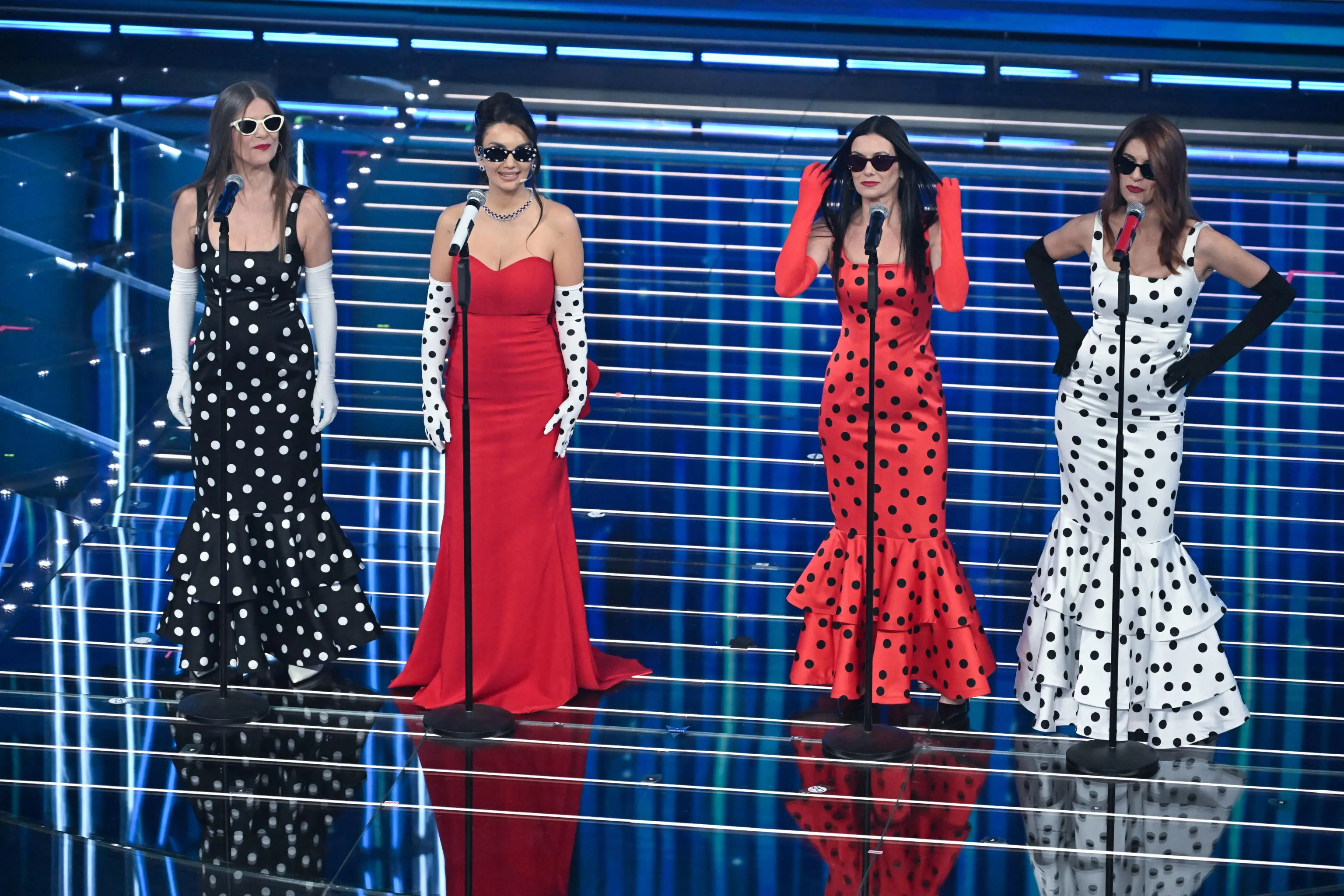 Sanremo, la serata dei duetti e delle cover