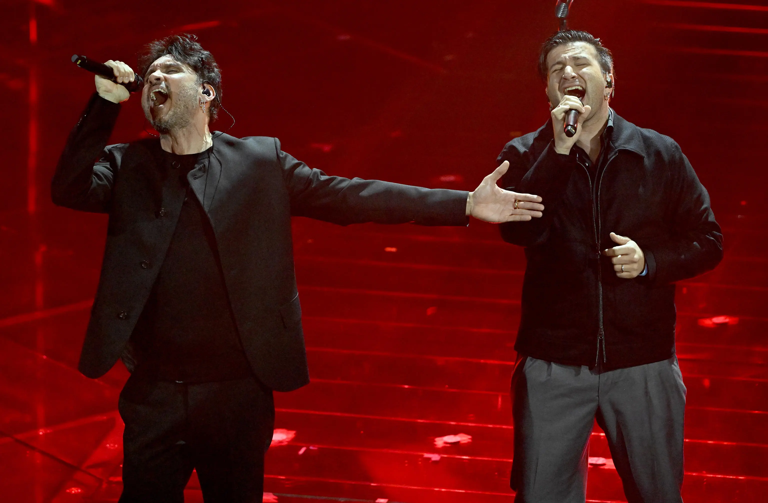 Sanremo, la serata dei duetti e delle cover