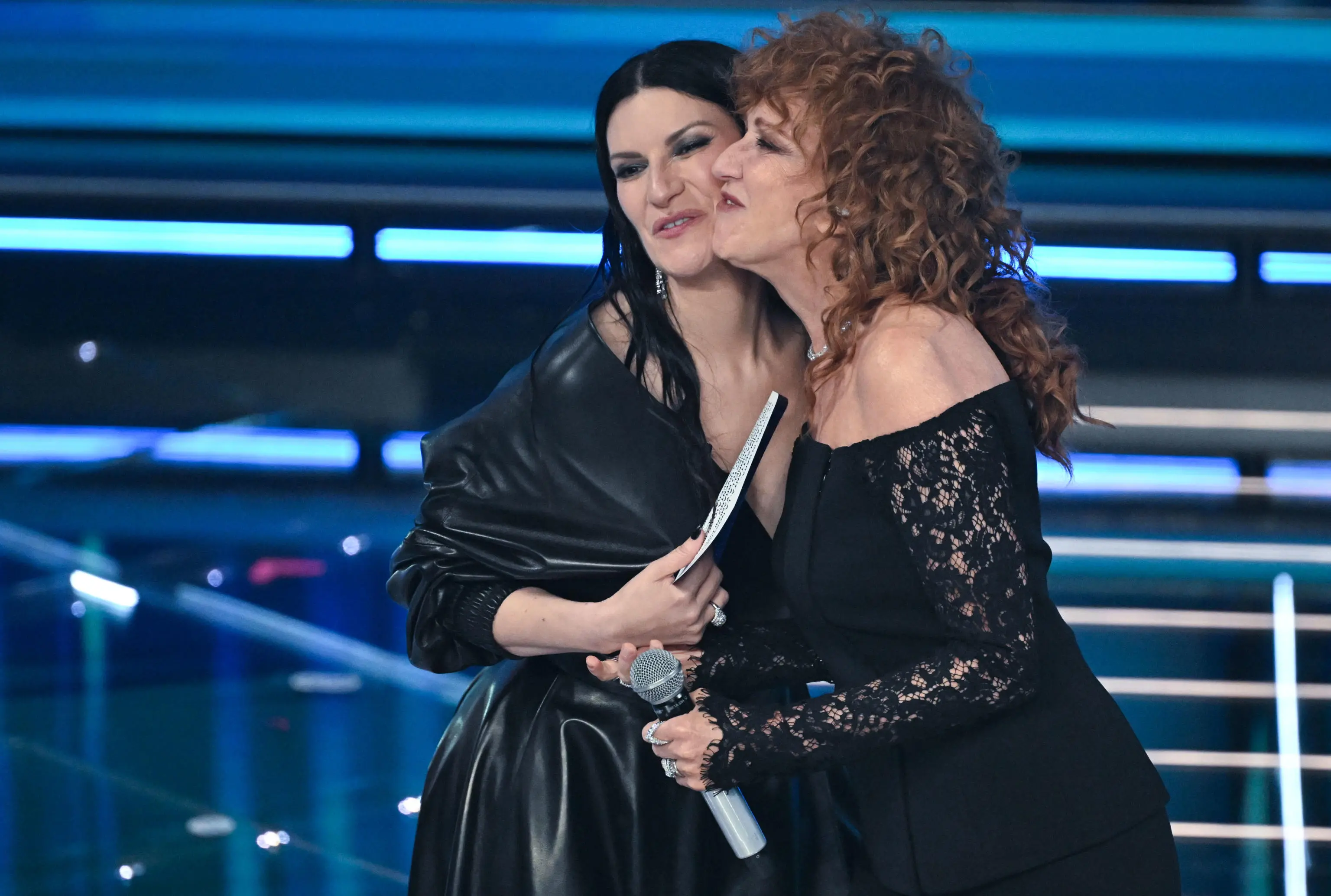 Sanremo, la serata dei duetti e delle cover