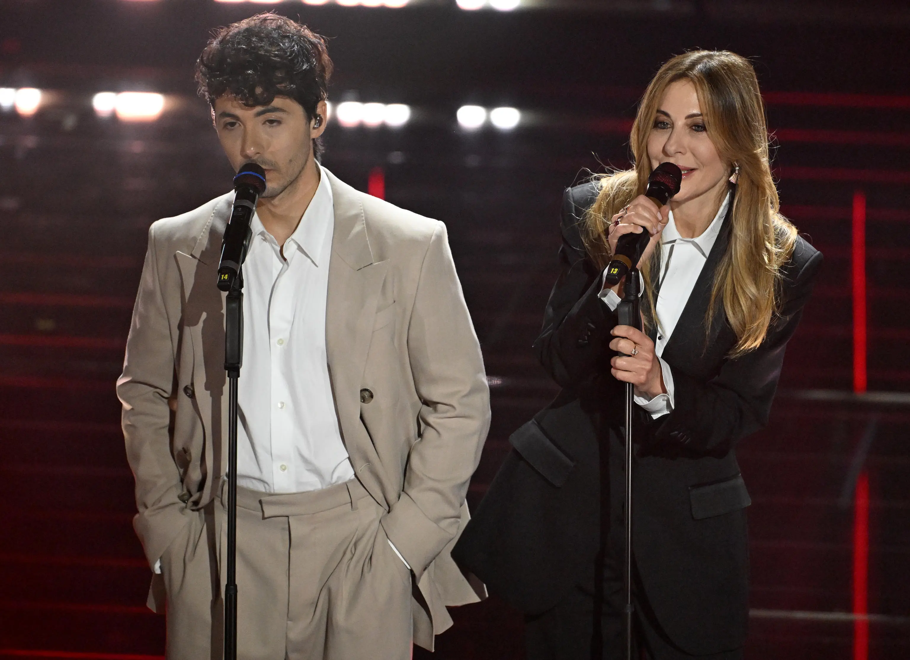 Sanremo, la serata dei duetti e delle cover