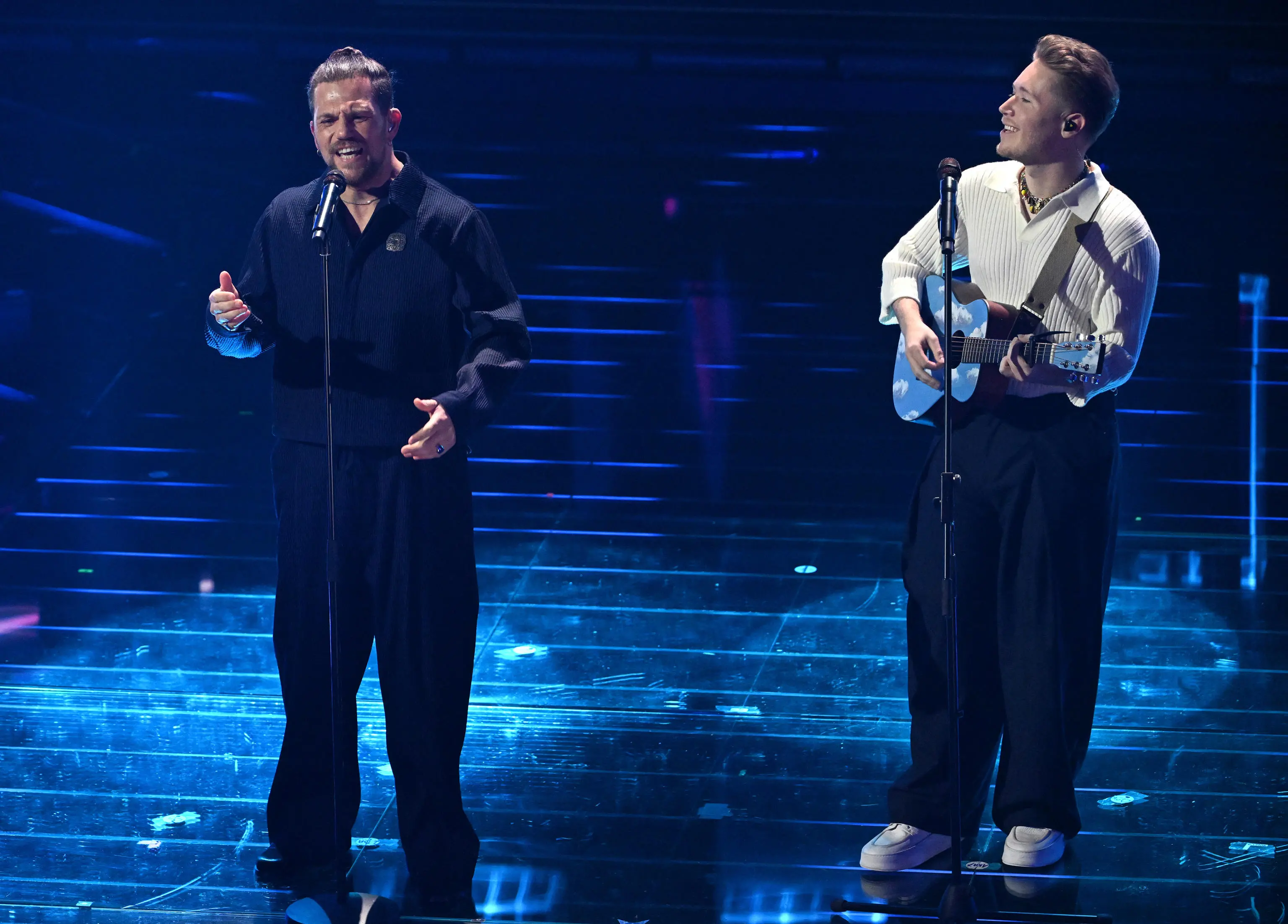 Sanremo, la serata dei duetti e delle cover