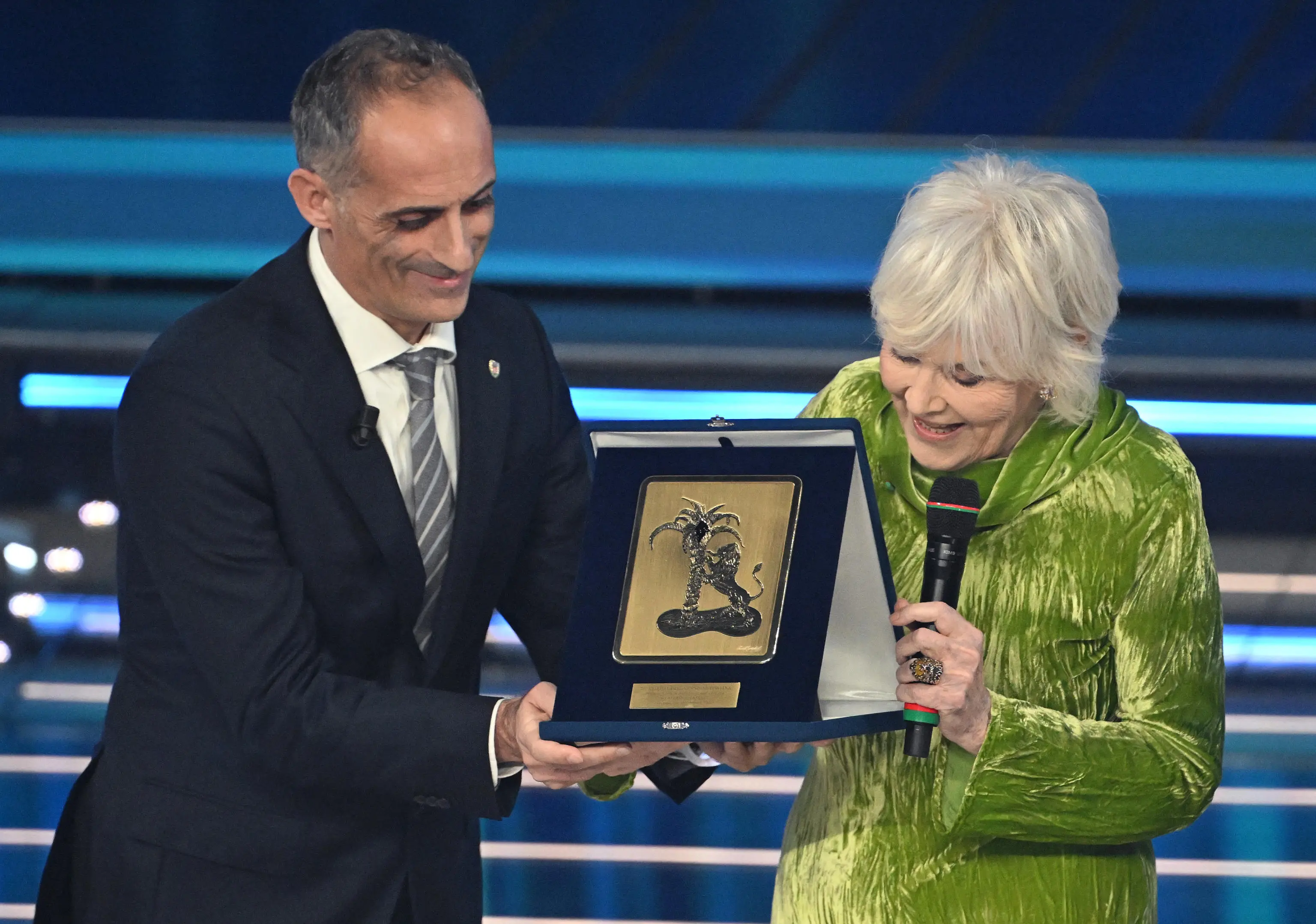 Sanremo, la serata dei duetti e delle cover