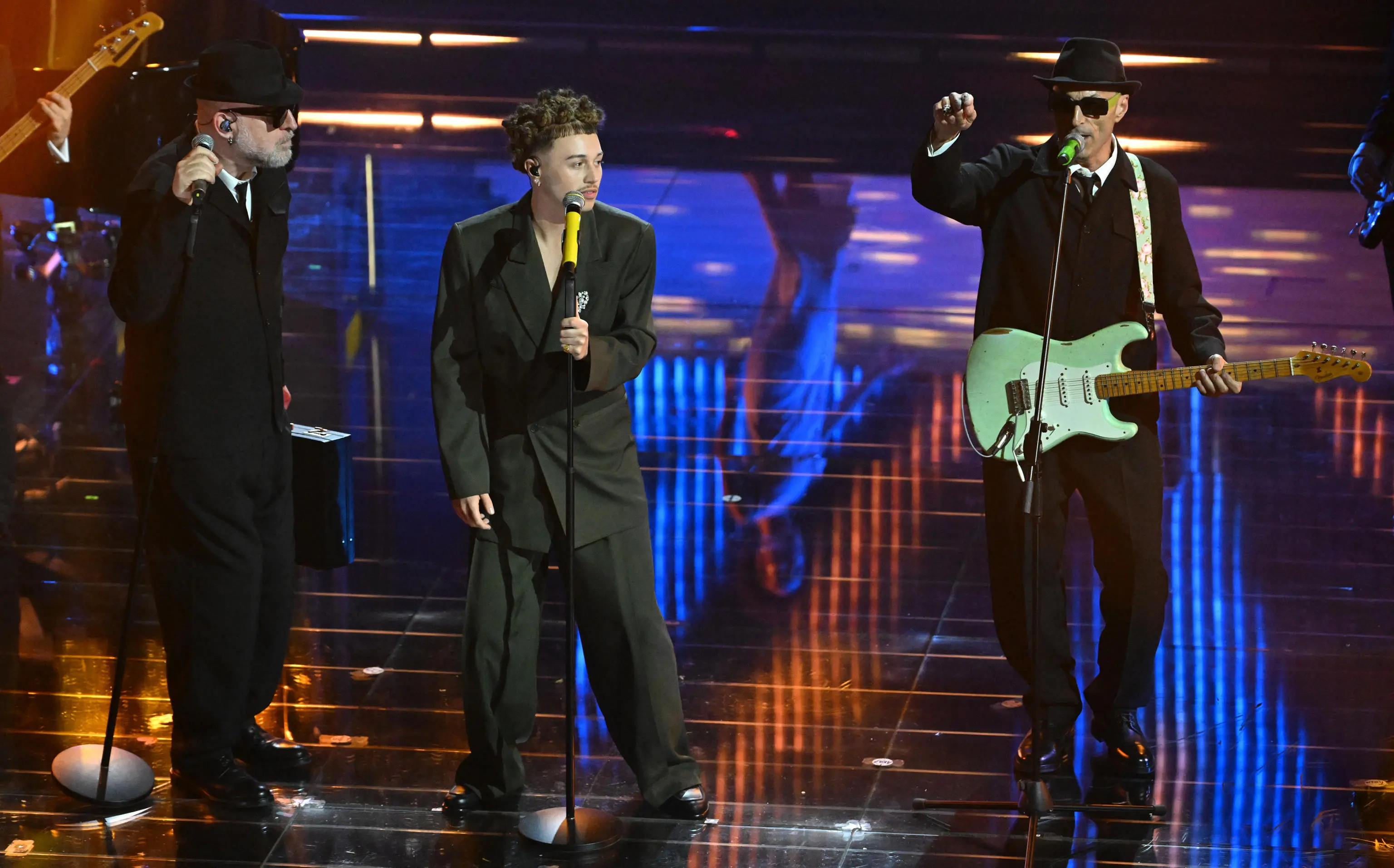 Sanremo, la serata dei duetti e delle cover