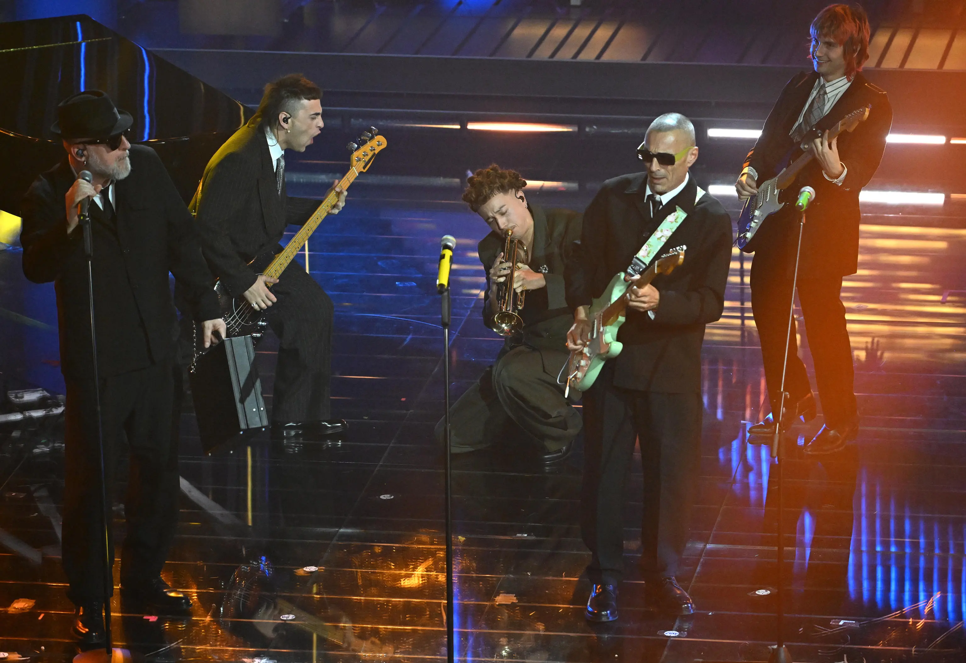 Sanremo, la serata dei duetti e delle cover