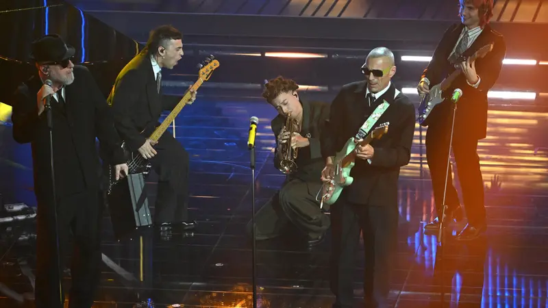 Sanremo, la serata dei duetti e delle cover