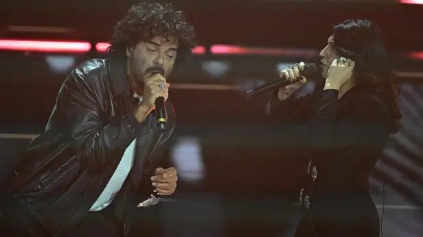 Sanremo, la serata dei duetti e delle cover