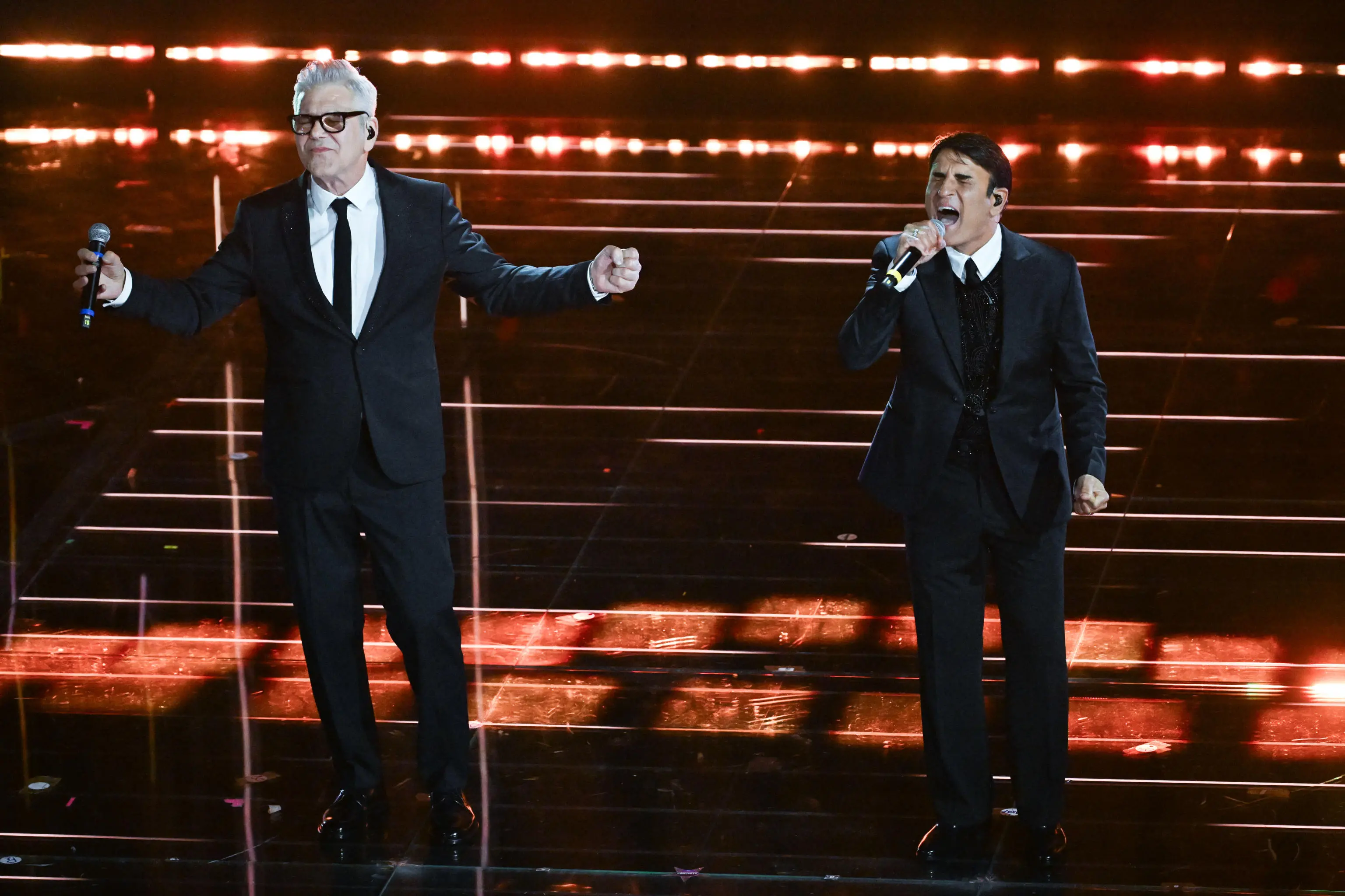 Sanremo, la serata dei duetti e delle cover