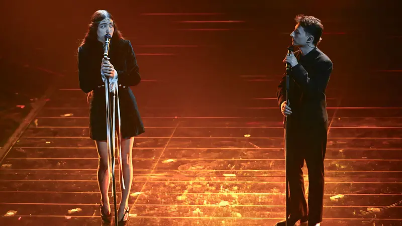 Sanremo, la serata dei duetti e delle cover