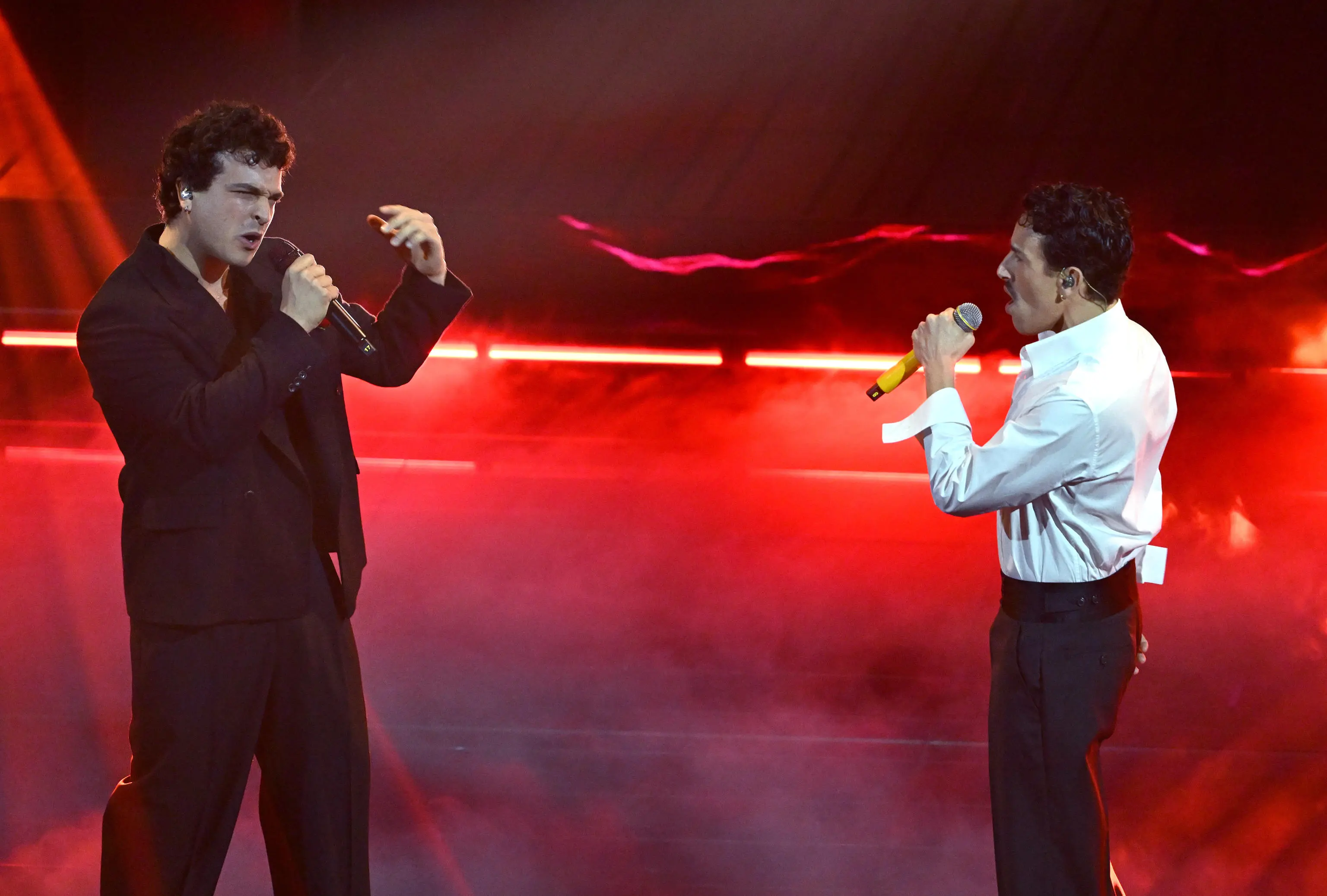 Sanremo, la serata dei duetti e delle cover