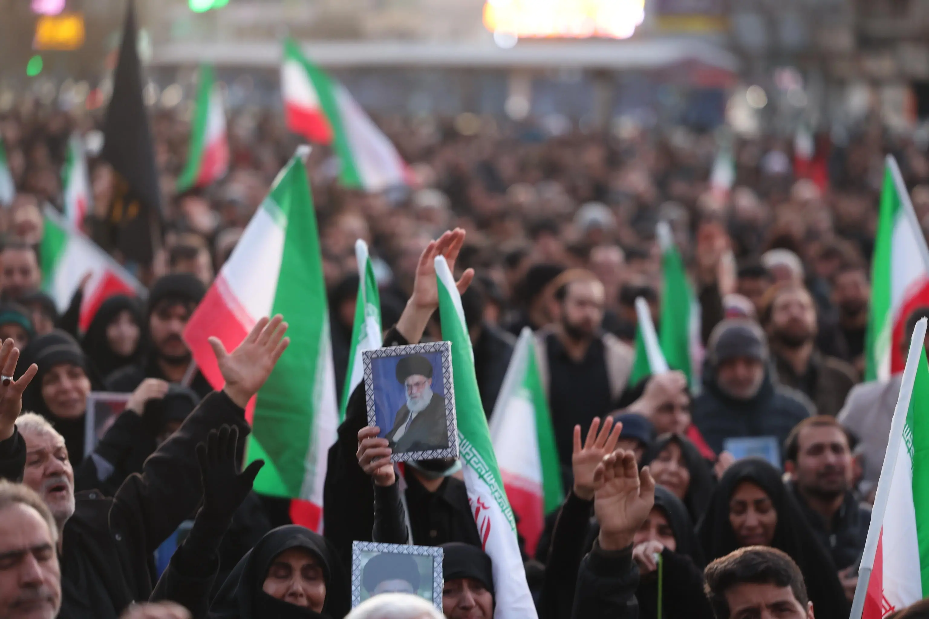 Il lutto a Teheran per la morte di Khamenei