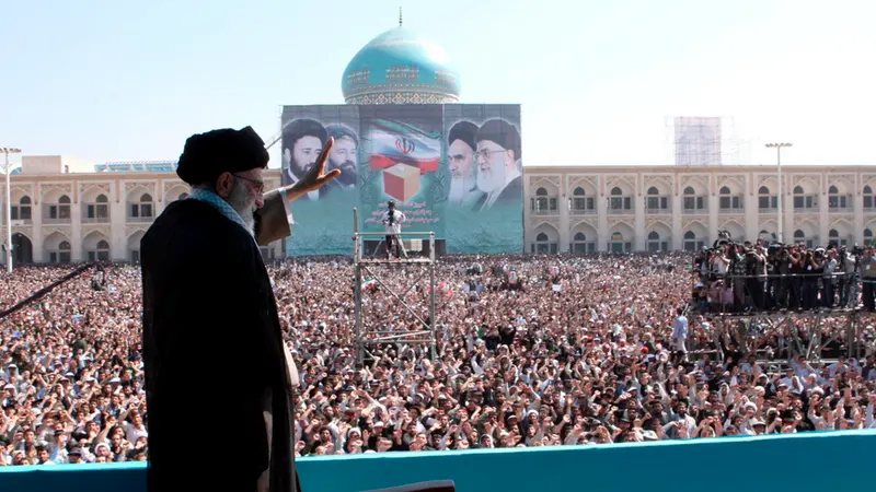 epa12785436 FILE Iranian Supreme Leader Ayatollah Ali Khamenei greets pilgrims during a ceremony marking the 20th anniversary of the death of Ayatollah Ruhollah Khomeini at his shrine, south of Tehran, Iran, 04 June 2009. US President Donald Trump has claimed Khamenei has been killed in an airstrike 28 February 2026 as Israel and the US have launched a war on Iran, his secure compound being heavily damaged in the initial attacks. EPA/STRINGER