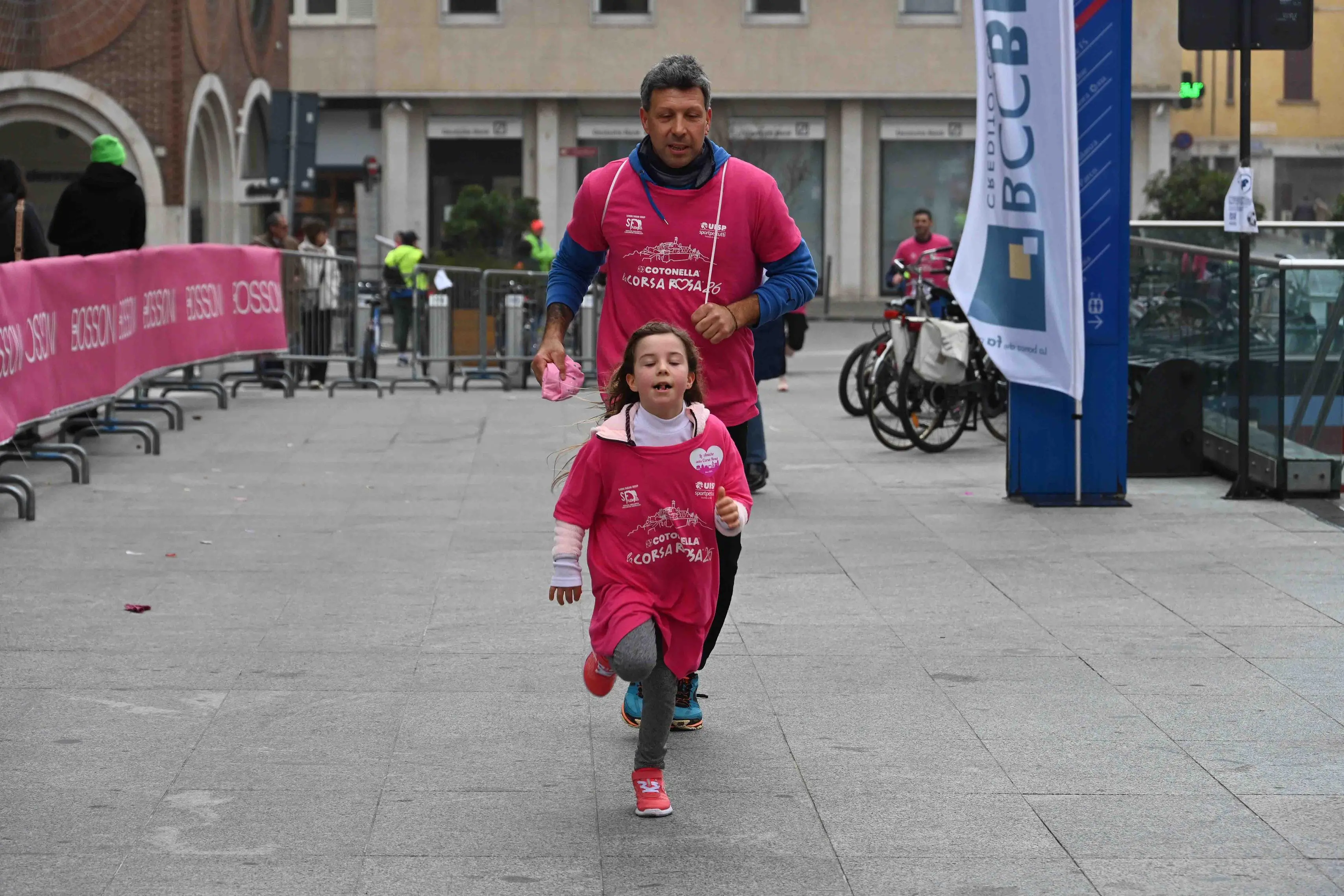 CRONACA BRESCIA PIAZZA VITTORIA PARTENZA CORSA ROSA PER SANDRINI 01-03-2026 MARCO ORTOGNI /GIOVANNI BENINI NEW EDEN GROUP