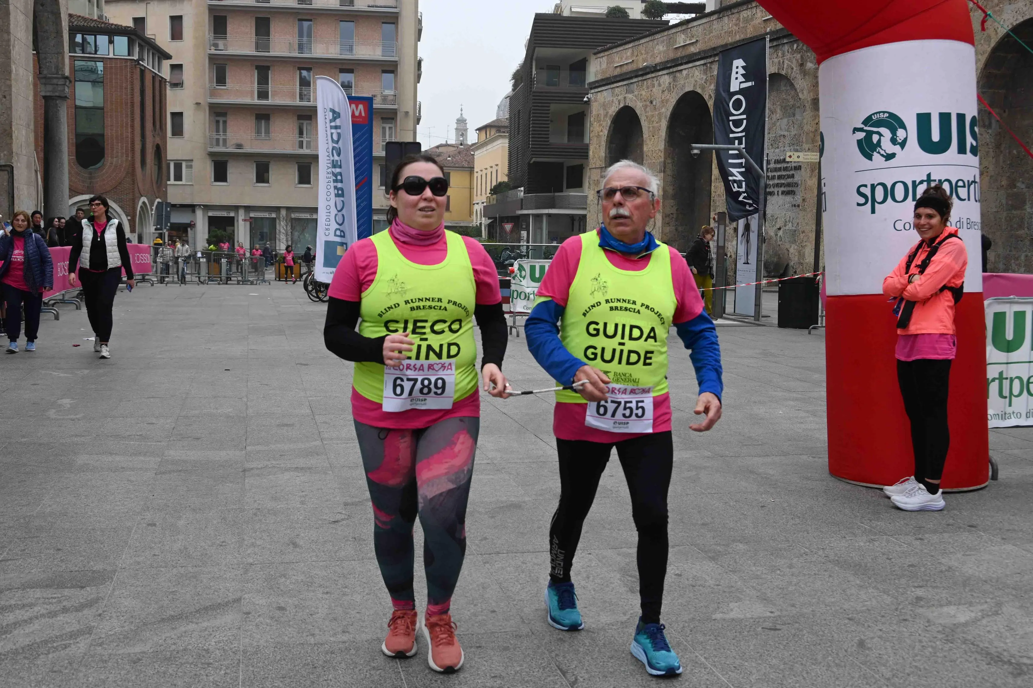 CRONACA BRESCIA PIAZZA VITTORIA PARTENZA CORSA ROSA PER SANDRINI 01-03-2026 MARCO ORTOGNI /GIOVANNI BENINI NEW EDEN GROUP