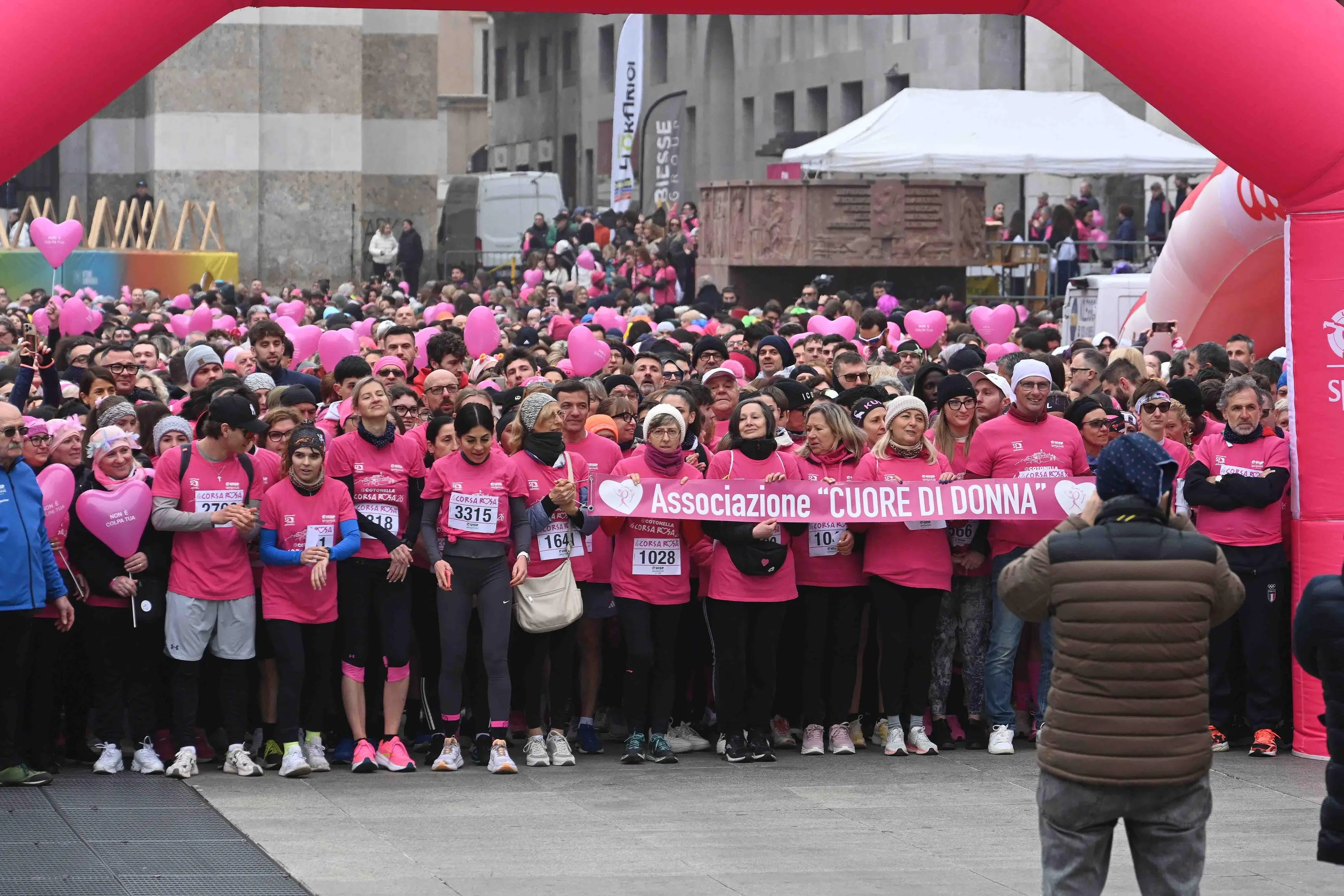 CRONACA BRESCIA PIAZZA VITTORIA PARTENZA CORSA ROSA PER SANDRINI 01-03-2026 MARCO ORTOGNI /GIOVANNI BENINI NEW EDEN GROUP