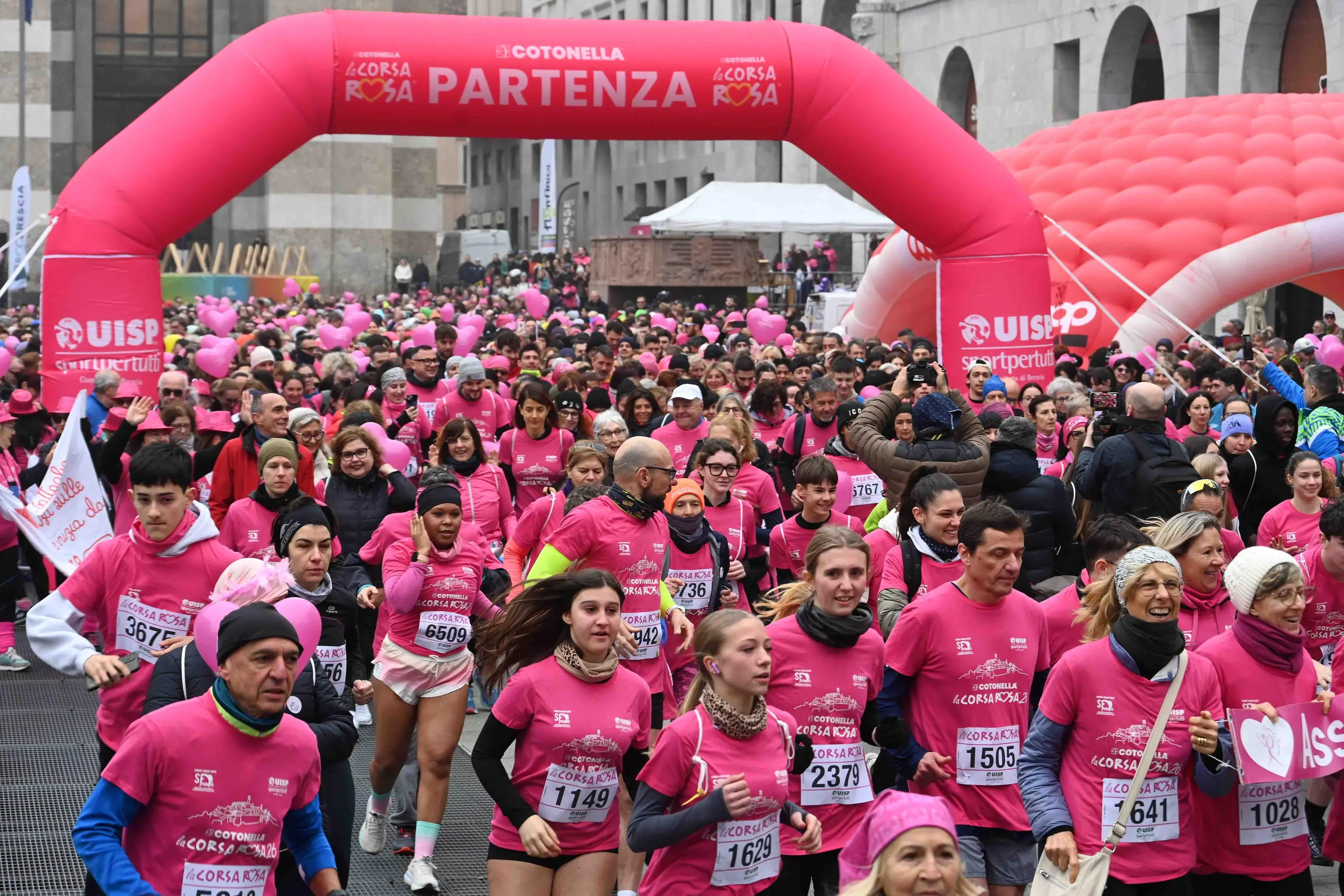 CRONACA BRESCIA PIAZZA VITTORIA PARTENZA CORSA ROSA PER SANDRINI 01-03-2026 MARCO ORTOGNI /GIOVANNI BENINI NEW EDEN GROUP