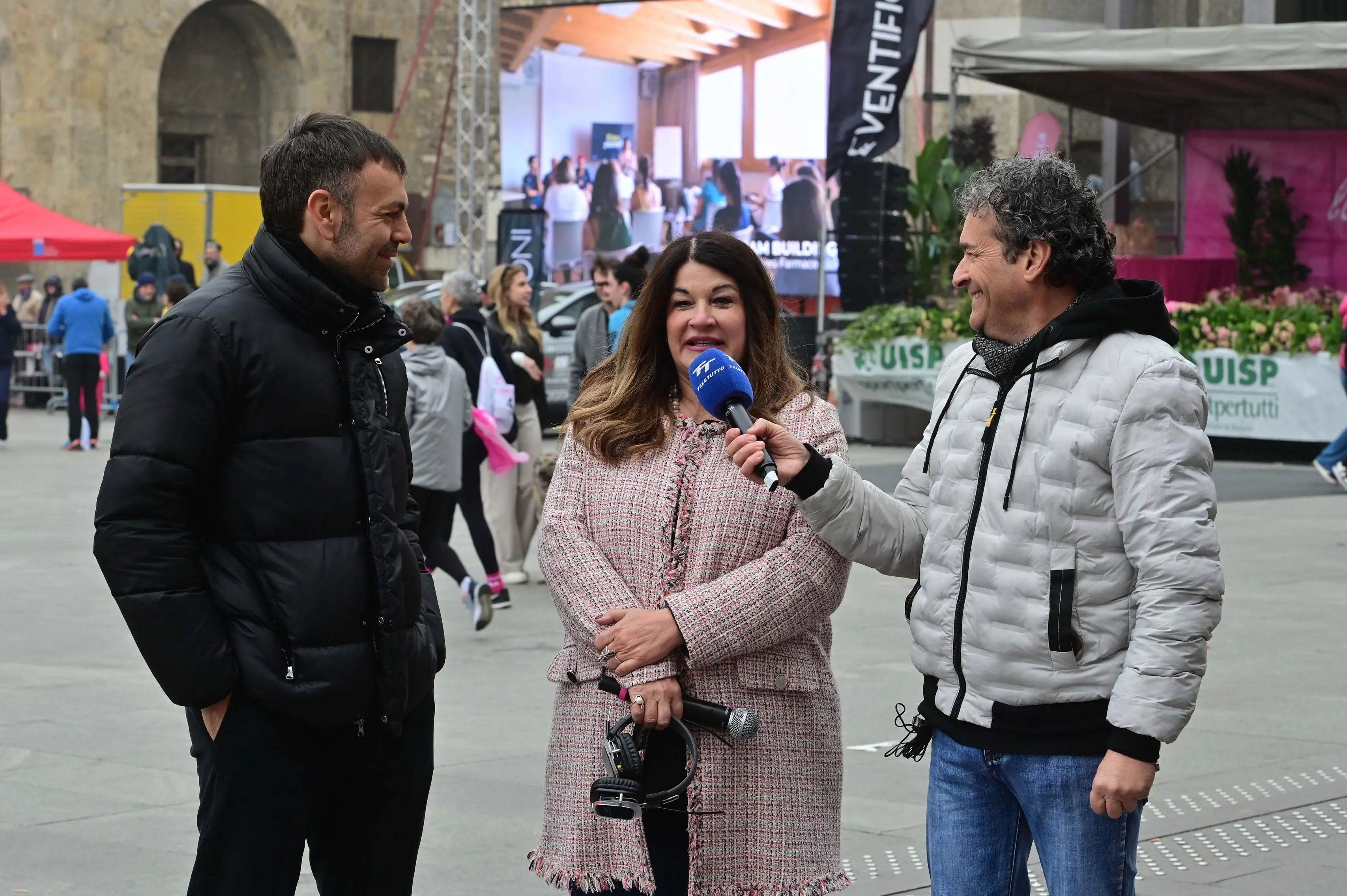 CRONACA  BRESCIA PIAZZA VITTORIA CORSA ROSA PUNTATA SPECIALE DI IN PIAZZA CON NOI REDAZIONE CRONACA 01-03-2026 GABRIELE STRADA NEW EDEN GROUP                             
