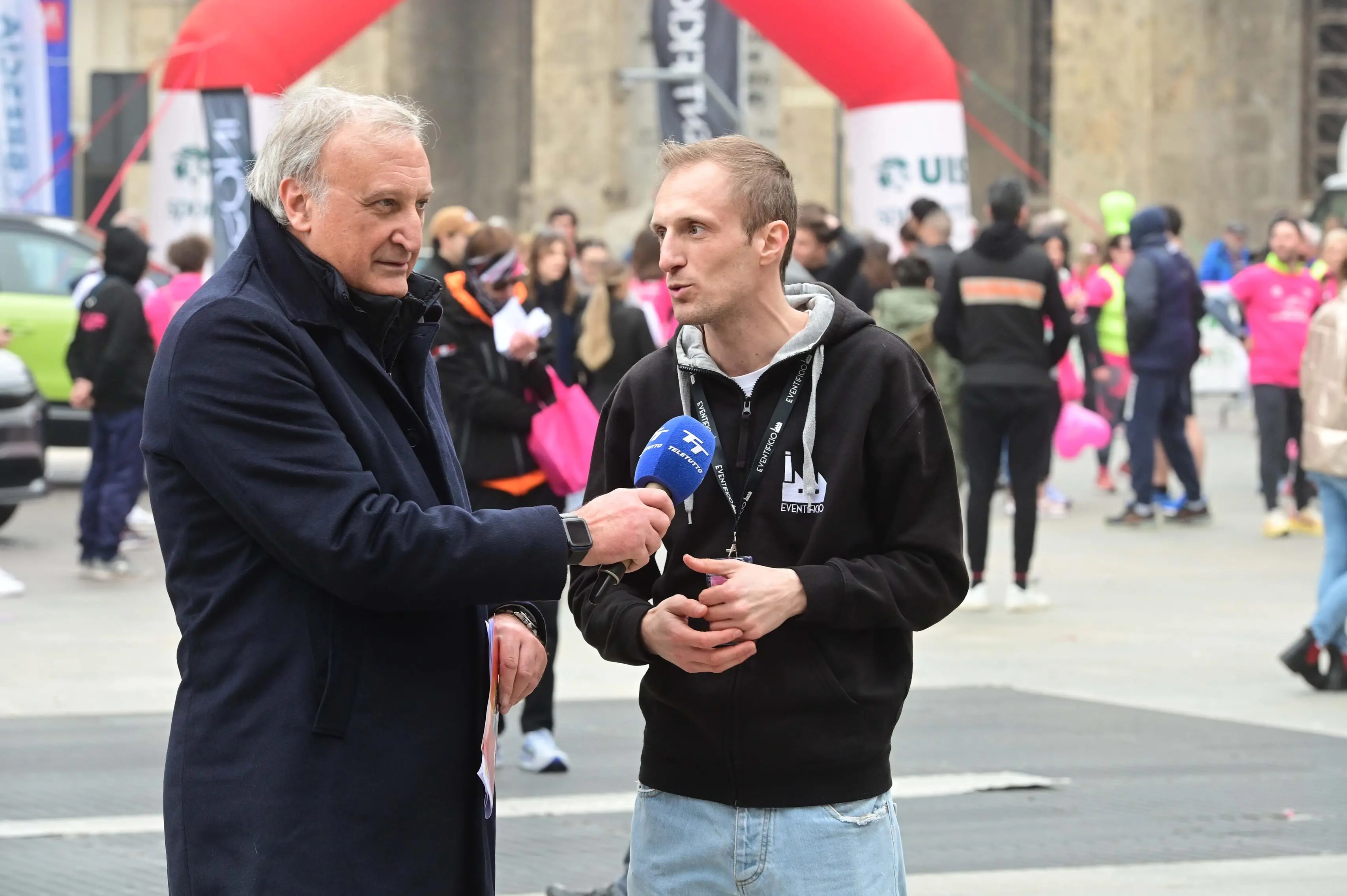 CRONACA  BRESCIA PIAZZA VITTORIA CORSA ROSA PUNTATA SPECIALE DI IN PIAZZA CON NOI REDAZIONE CRONACA 01-03-2026 GABRIELE STRADA NEW EDEN GROUP                             