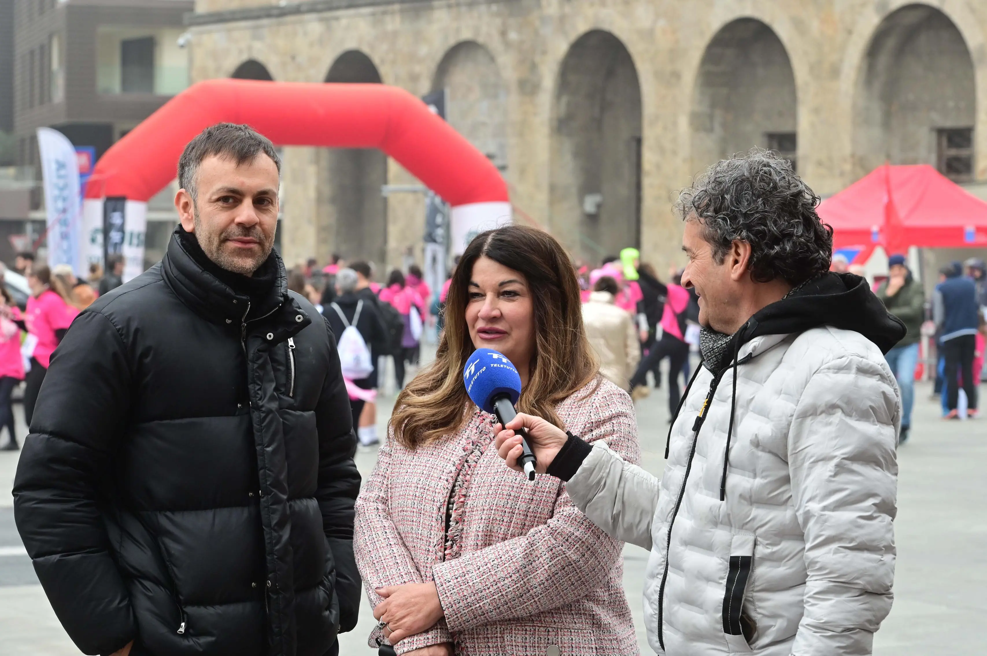 CRONACA  BRESCIA PIAZZA VITTORIA CORSA ROSA PUNTATA SPECIALE DI IN PIAZZA CON NOI REDAZIONE CRONACA 01-03-2026 GABRIELE STRADA NEW EDEN GROUP                             