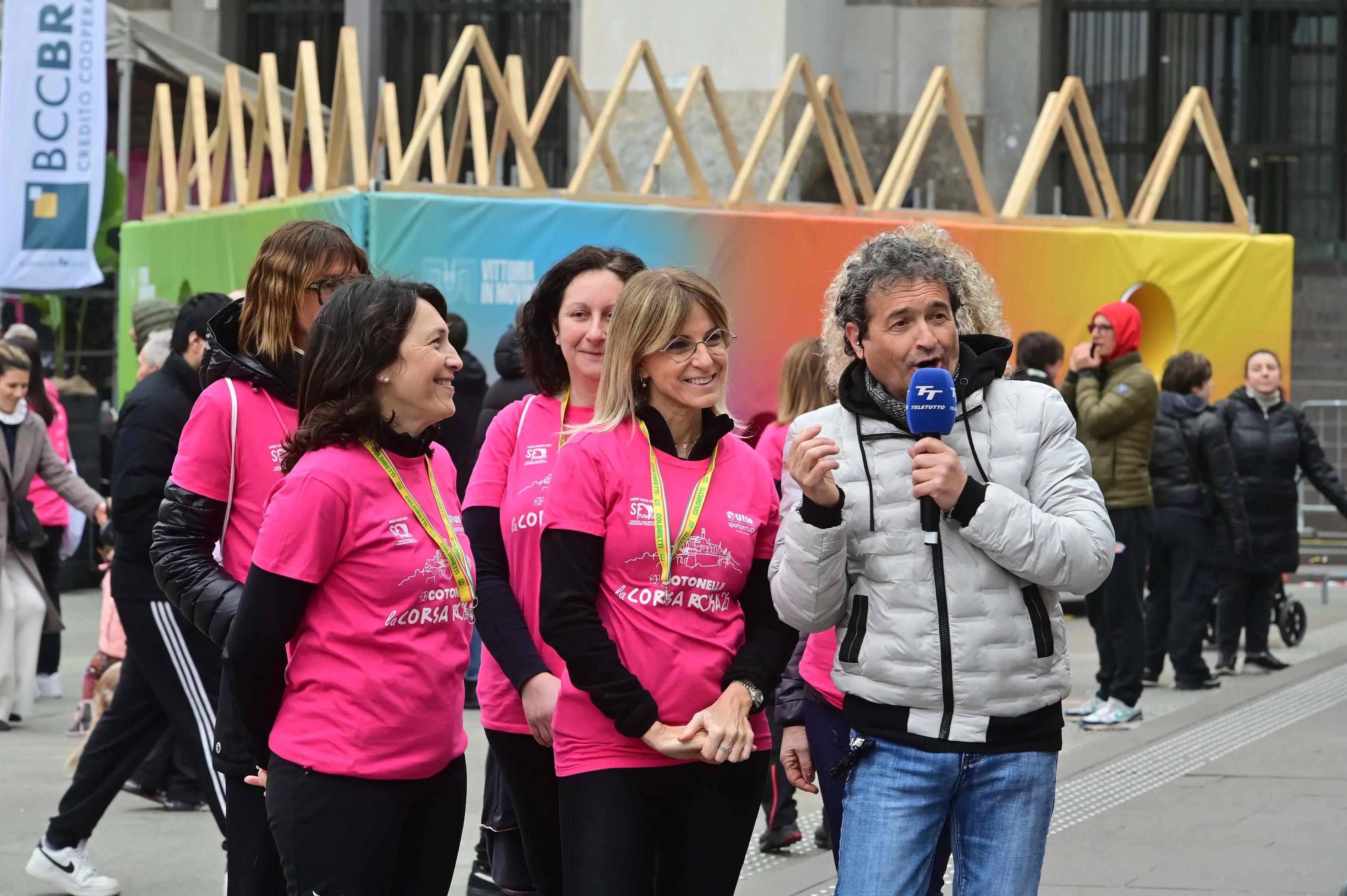 CRONACA  BRESCIA PIAZZA VITTORIA CORSA ROSA PUNTATA SPECIALE DI IN PIAZZA CON NOI REDAZIONE CRONACA 01-03-2026 GABRIELE STRADA NEW EDEN GROUP                             