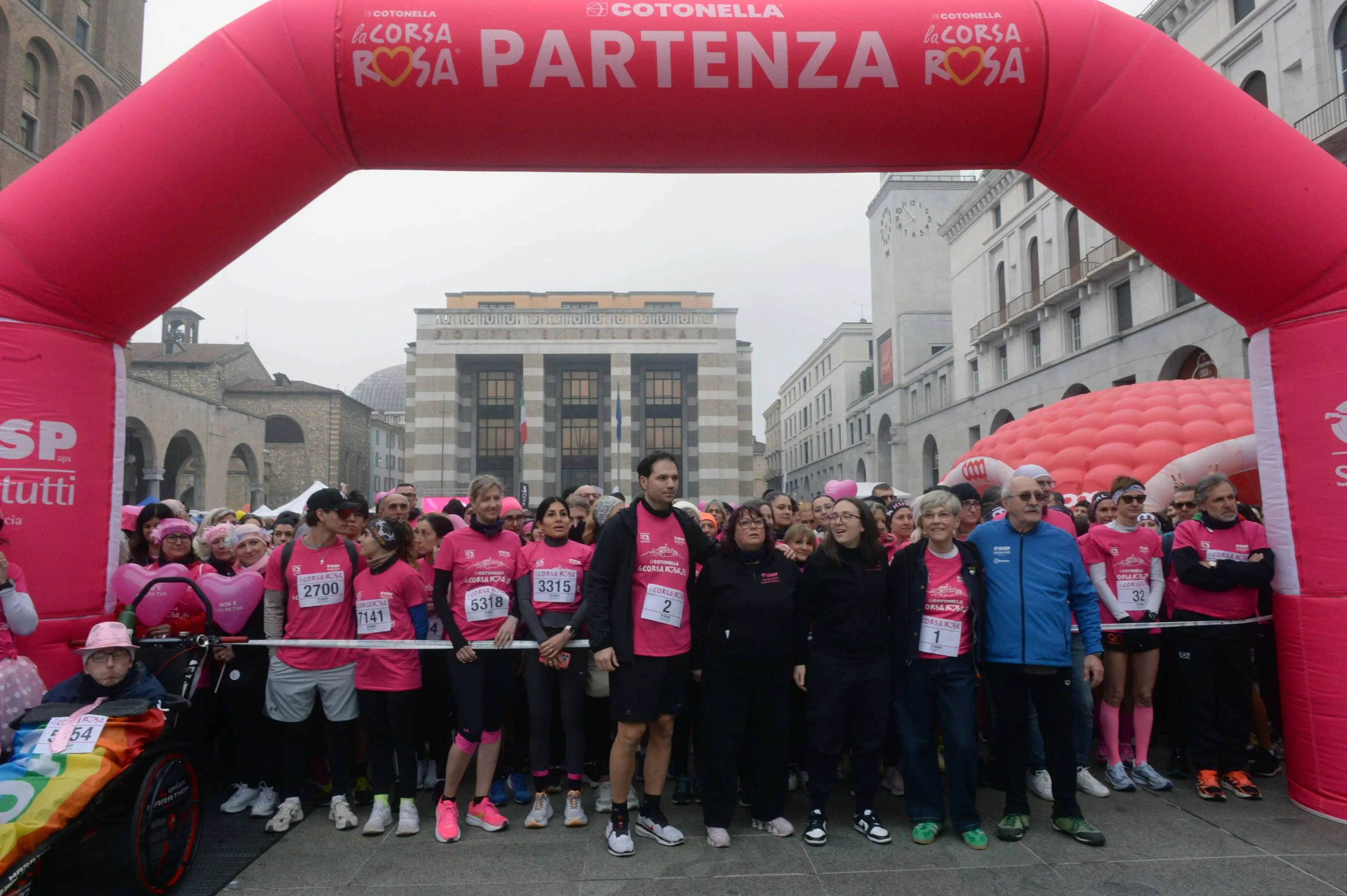 CRONACA BRESCIA PIAZZA VITTORIA PARTENZA CORSA ROSA PER SANDRINI 01-03-2026 MARCO ORTOGNI /GIOVANNI BENINI NEW EDEN GROUP
