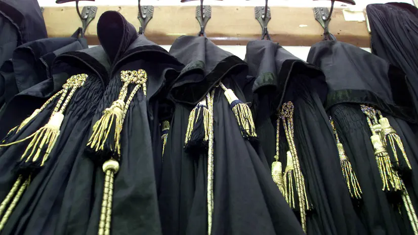 Le toghe dei giudici - © www.giornaledibrescia.it