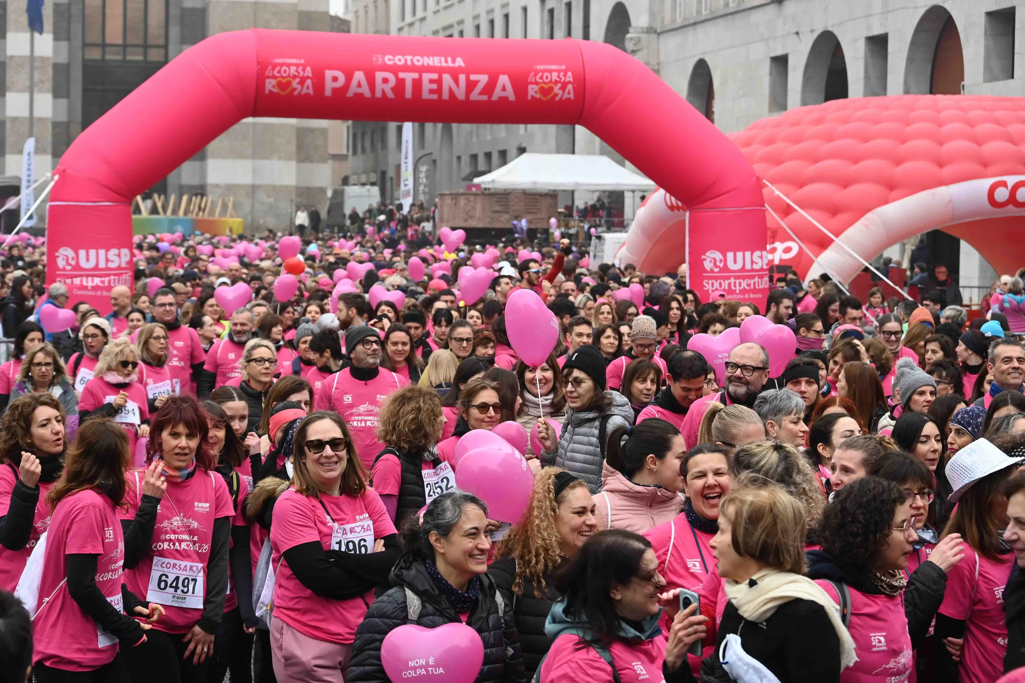 CRONACA BRESCIA PIAZZA VITTORIA PARTENZA CORSA ROSA PER SANDRINI 01-03-2026 MARCO ORTOGNI /GIOVANNI BENINI NEW EDEN GROUP