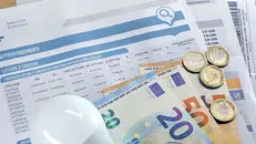 Le bollette pesano sempre di più sui bilanci delle famiglie