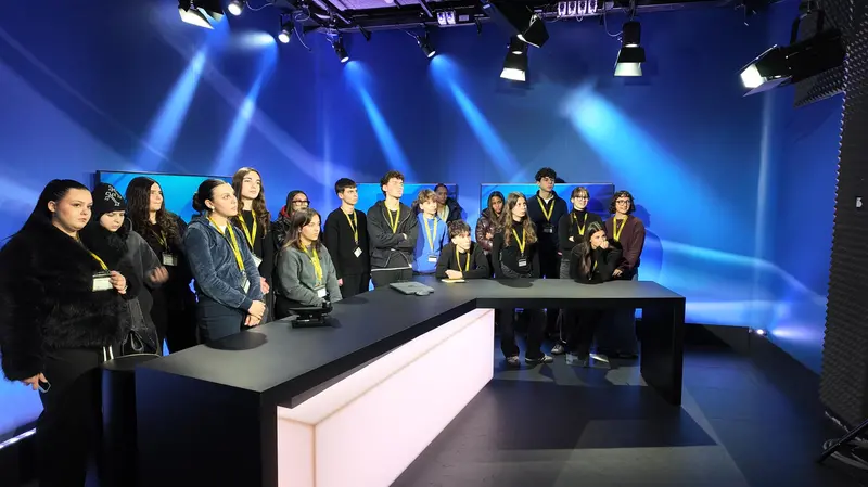 Gli studenti di Copernico e Giovanni Paolo II nello studio del Tg