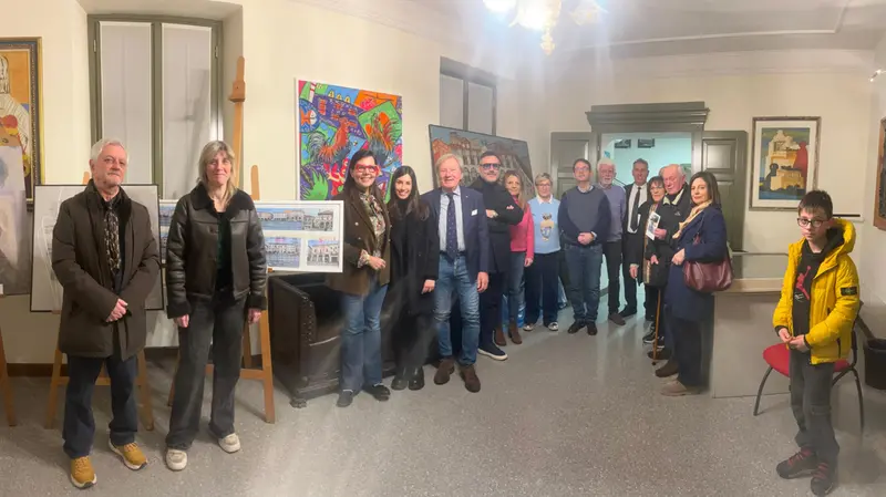 Le opere donate a margine del Consiglio comunale © www.giornaledibrescia.it