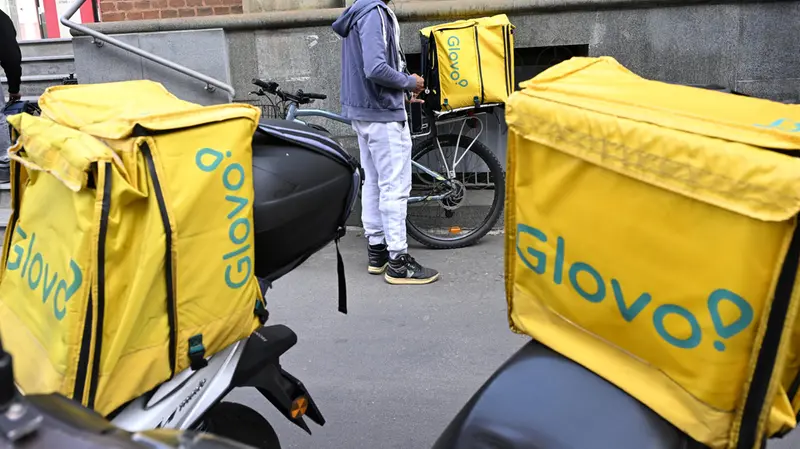 Sono molti i rider che lavorano nelle città italiane - Foto Ansa © www.giornaledibrescia.it