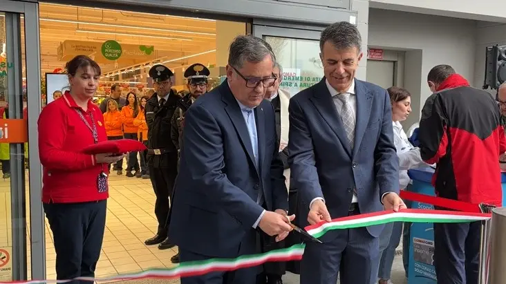 Il taglio del nastro