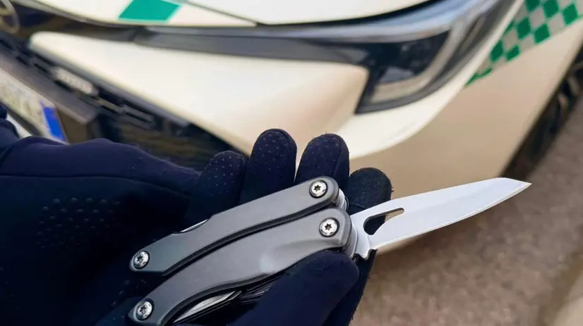 Il coltello sequestrato