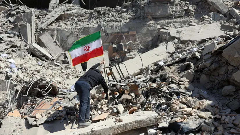 Le conseguenze dei bombardamenti israeliani e americani a Teheran - Foto Ansa © www.giornaledibrescia.it