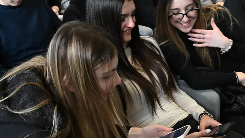 Studentesse e studenti durante l'incontro all'auditorium Santa Giulia - Foto New Reporter Favretto © www.giornaledibrescia.it