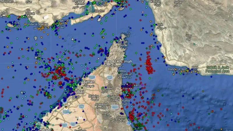 Nello stretto di Hormuz ci sono mille navi bloccate