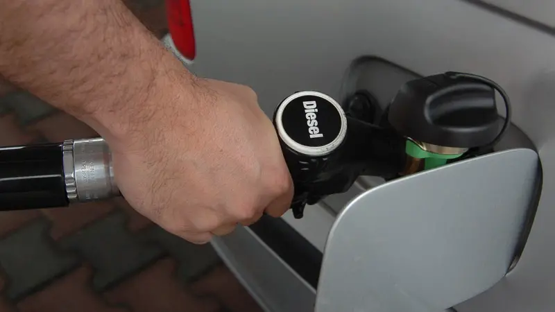 Il gasolio più caro della benzina - © www.giornaledibrescia.it