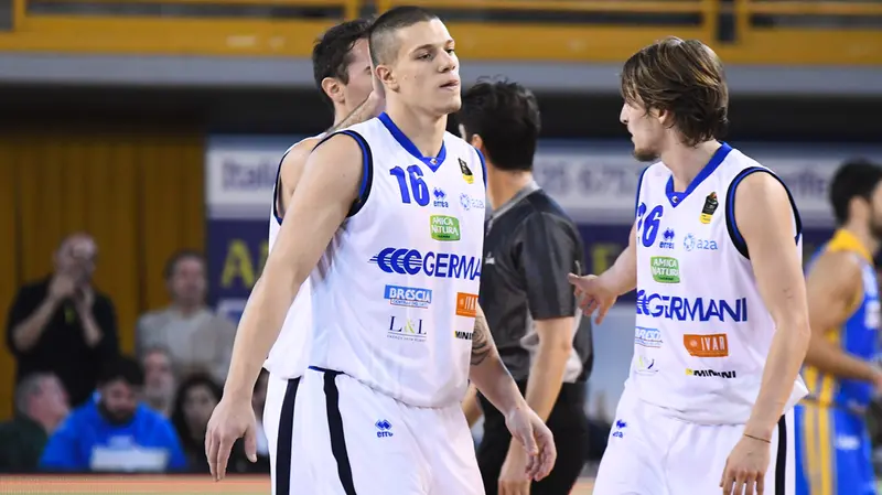 Veronesi con la canotta della Germani nella stagione 2017/18