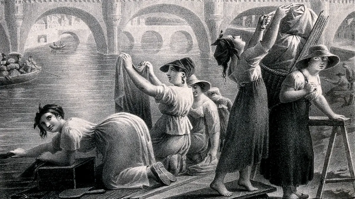 Donne lavano i panni in un fiume in un'antica litografia