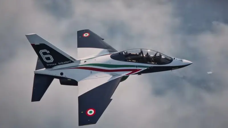 L'M-346 «Master» nella futura livrea delle Frecce Tricolori - Immagine tratta dal video di @pininfarinaofficial