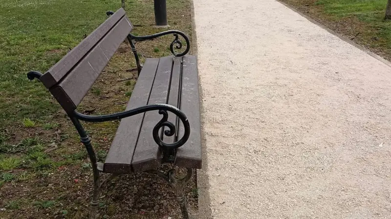 Uno dei vialetti di Villa Morando a Lograto