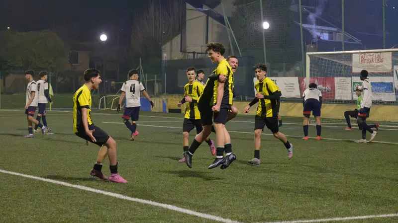 L'esultanza del Gavardo dopo una rete -  © www.giornaledibrescia.it