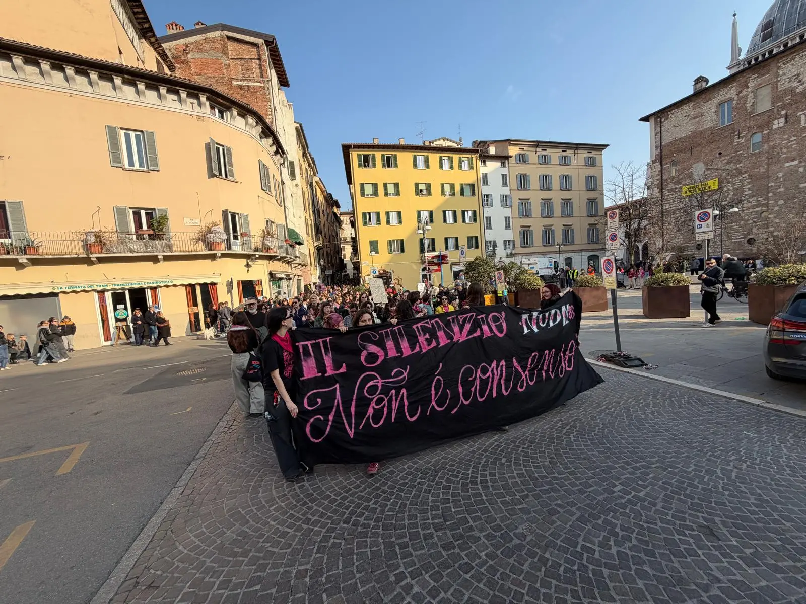 Non una di meno, la manifestazione anche a Brescia