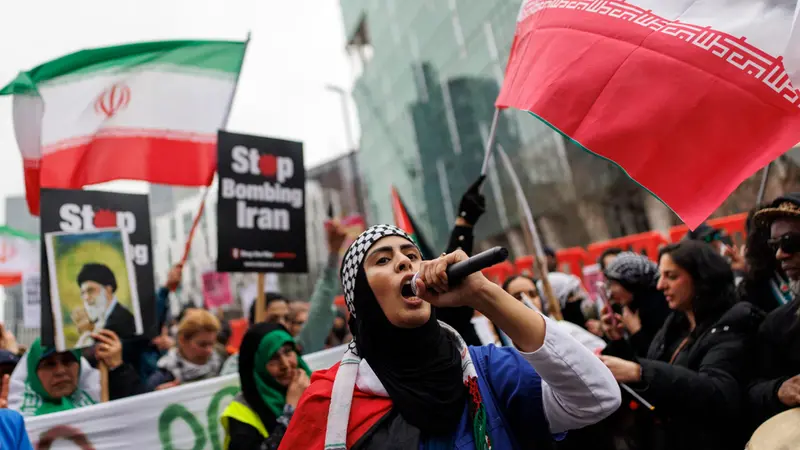 In centro a Londra una manifestazione contro la guerra in Medio Oriente - Foto Ansa © www.giornaledibrescia.it