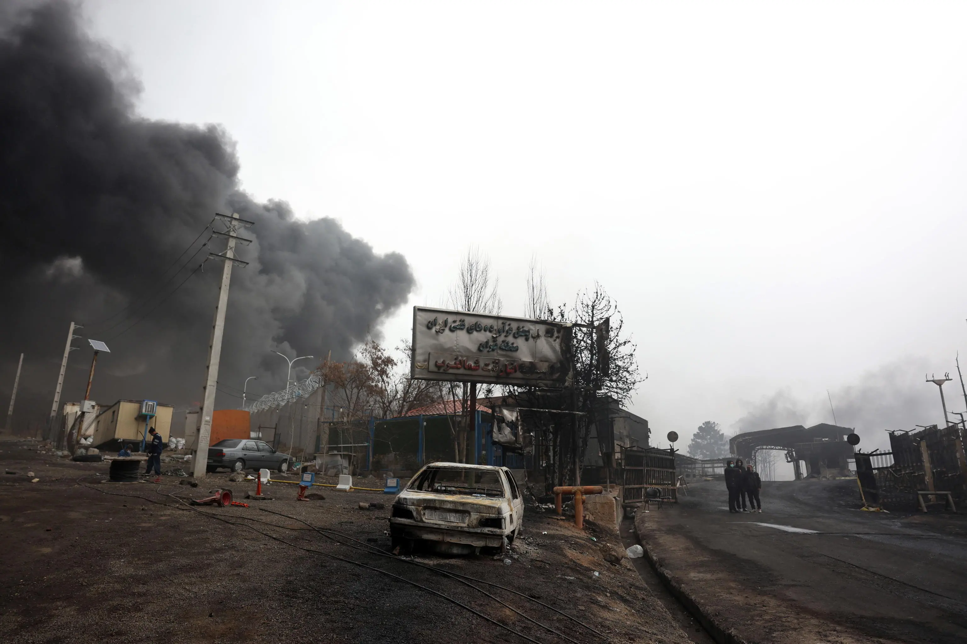 Iran, nel cielo di Teheran «nuvole nere e piogge acide cariche di petrolio