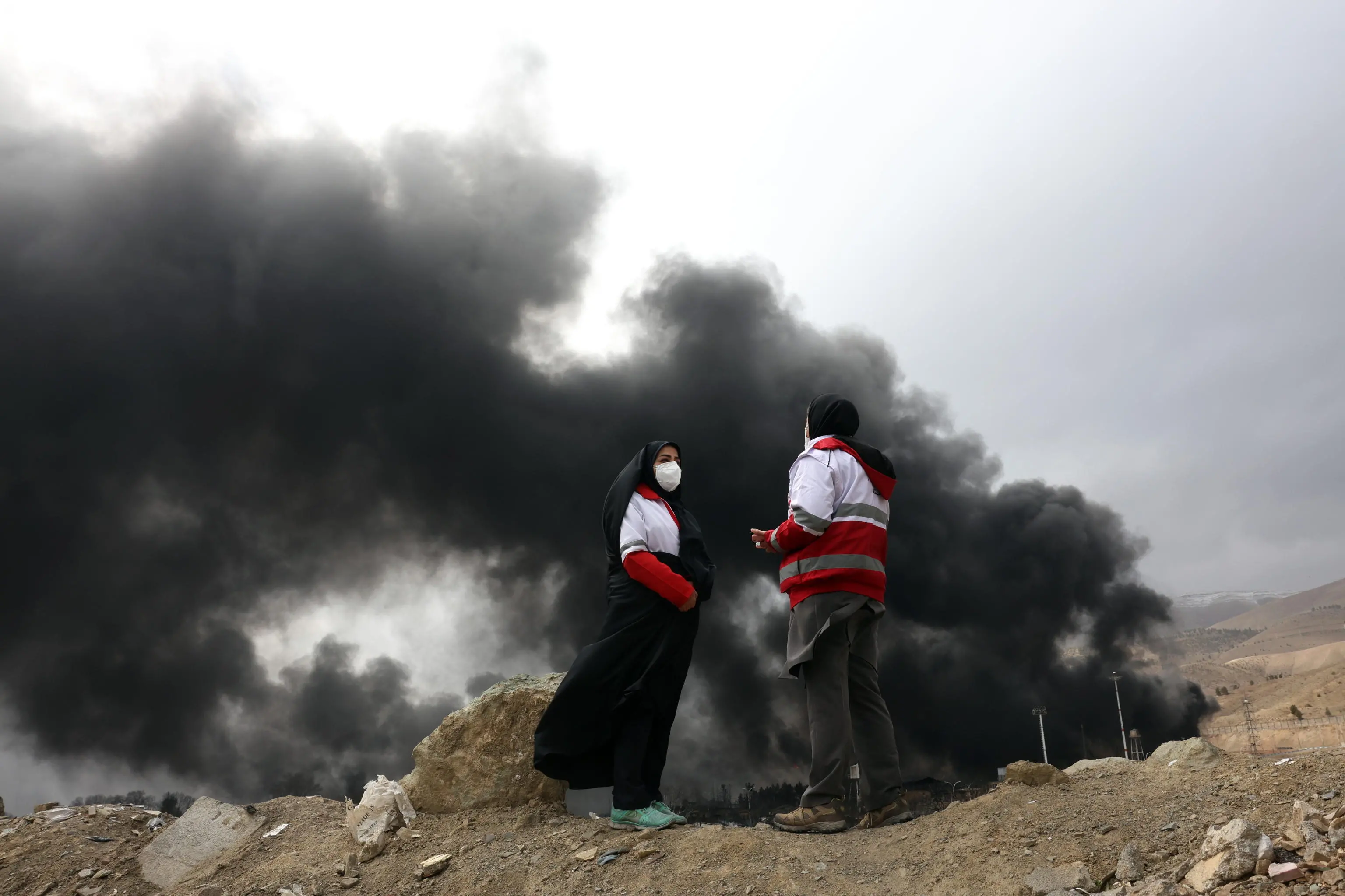 Iran, nel cielo di Teheran «nuvole nere e piogge acide cariche di petrolio