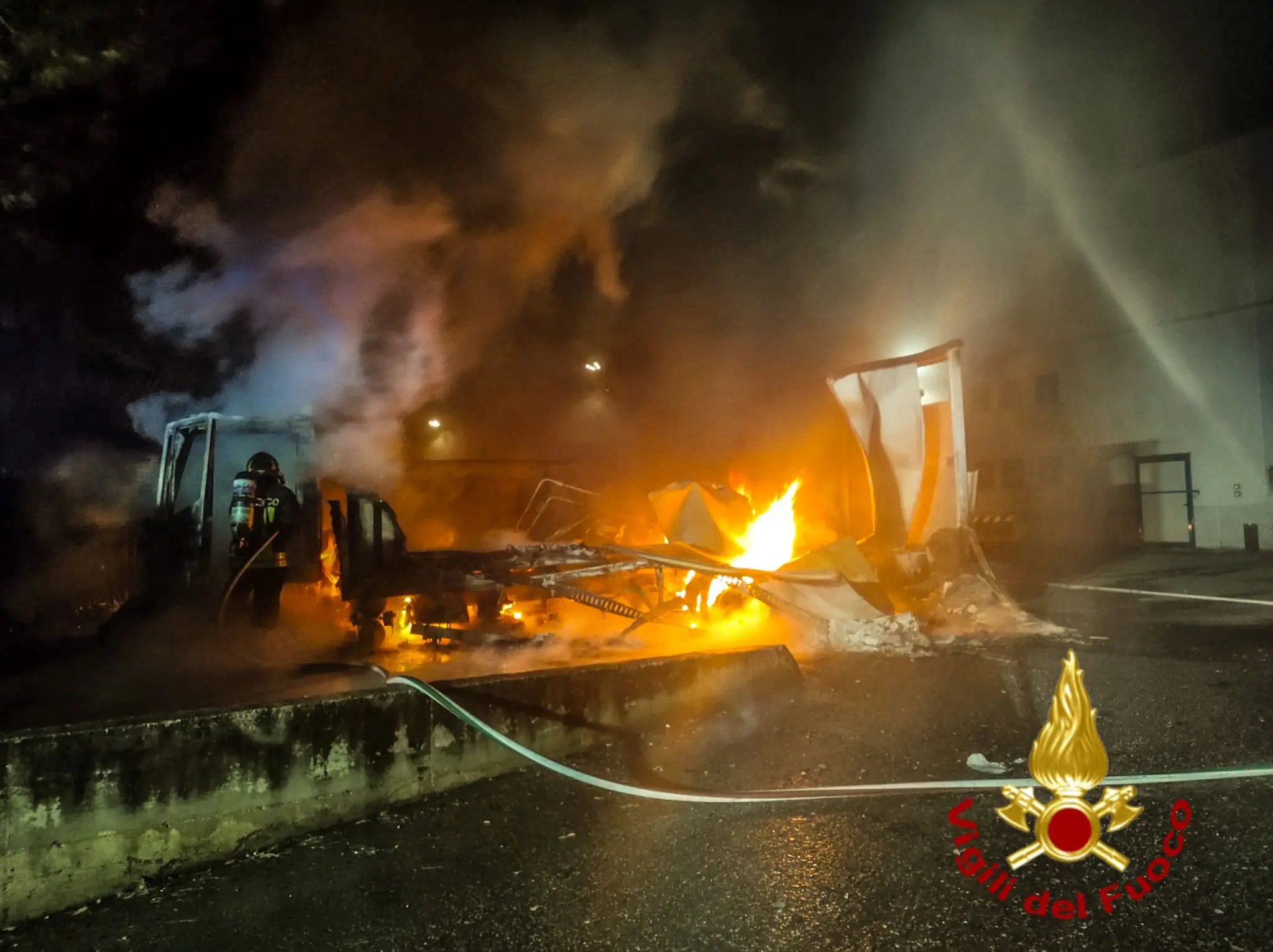 Bedizzole, il rogo dei furgoni